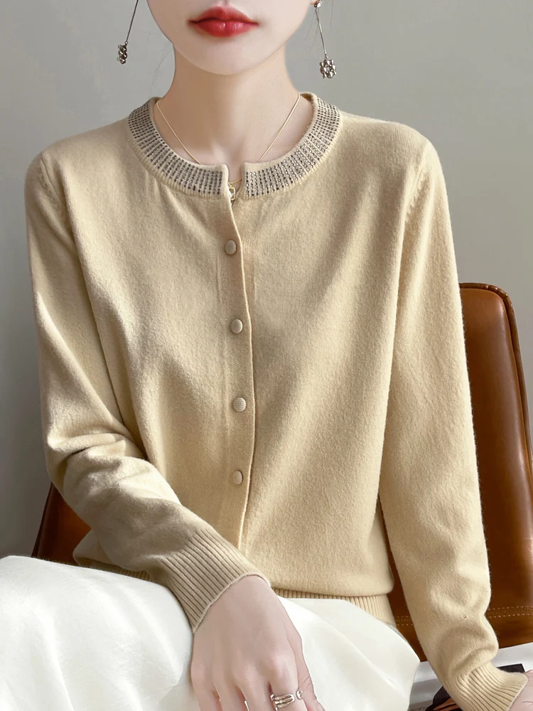 Early Autumn 2025 Women's Diamond Embedded Knitted Woolen Cardigan round V-Neck Ultra-Fine Simulated Cashmere Base Shirt
Early Autumn 2025 Women's Diamond Embedded Knitted Woolen Cardigan round V-Neck Ultra-Fine Simulated Cashmere Base Shirt