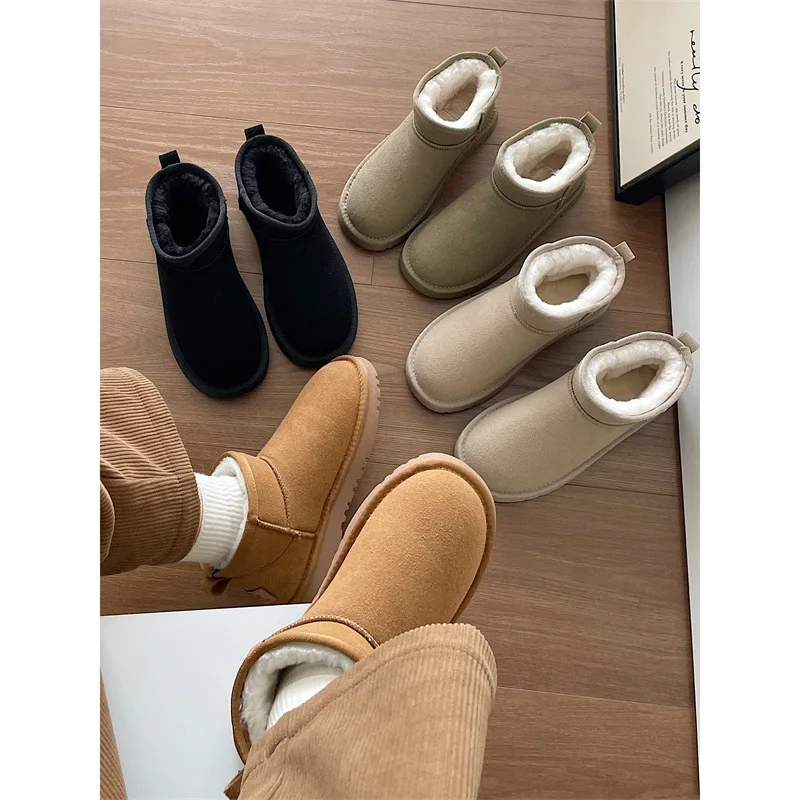 Women's Winter Thick Bottom Fur Lined Faux Leather Snow Boots Warm Fashionable Casual Short Tube Winter Shoes Cotton Shoes
Women's Winter Thick Bottom Fur Lined Faux Leather Snow Boots Warm Fashionable Casual Short Tube Winter Shoes Cotton Shoes