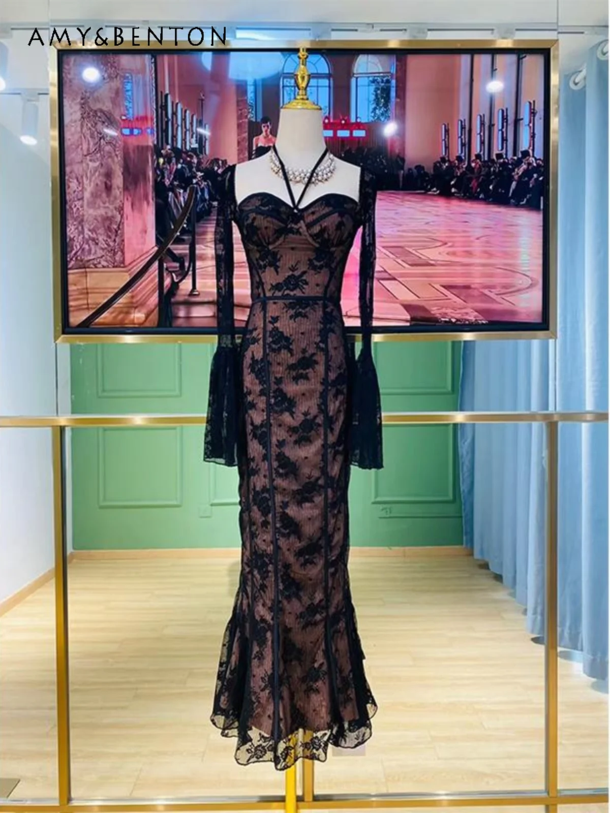 French Socialite Flared Sleeves Square Collar Halter Lace Tube Top Fishtail Dress Sexy Slim Mid-length Dress Evening Dresses
French Socialite Flared Sleeves Square Collar Halter Lace Tube Top Fishtail Dress Sexy Slim Mid-length Dress Evening Dresses