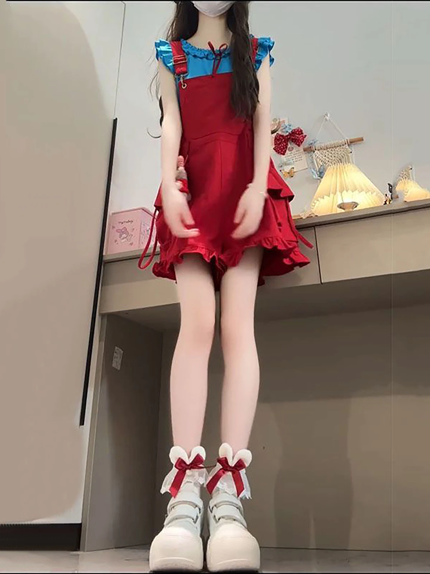 Summer Blue Dopaamine Sleeveless Top And Red Shorts Two-Piece Set Cute Fashionable Casual Women's Clothing High Waist Flounce...
Summer Blue Dopaamine Sleeveless Top And Red Shorts Two-Piece Set Cute Fashionable Casual Women's Clothing High Waist Flounce...