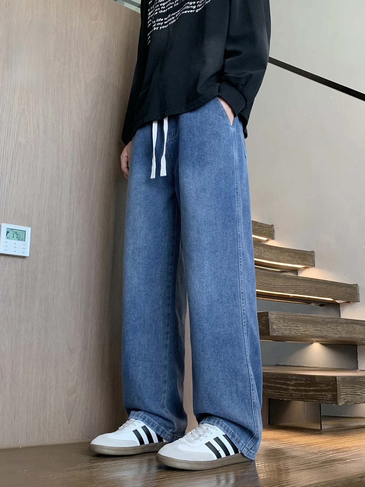 Loose Straight Leg Men's Jeans Casual Hong Kong Sle Couple's Loose Fit Long Trousers Basic Wide Leg Jeans Youth Trend
Loose Straight Leg Men's Jeans Casual Hong Kong Sle Couple's Loose Fit Long Trousers Basic Wide Leg Jeans Youth Trend