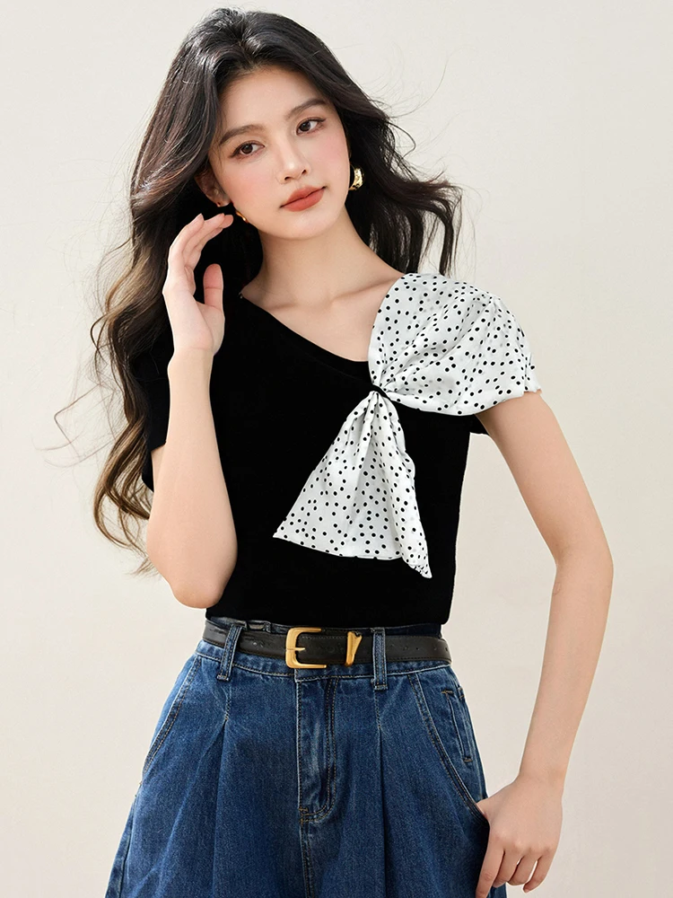 Temperament Splicing Design T-shirt Summer New Short-sleeved T-shirt Women's Chic Off-shoulder Knitted Top
Temperament Splicing Design T-shirt Summer New Short-sleeved T-shirt Women's Chic Off-shoulder Knitted Top