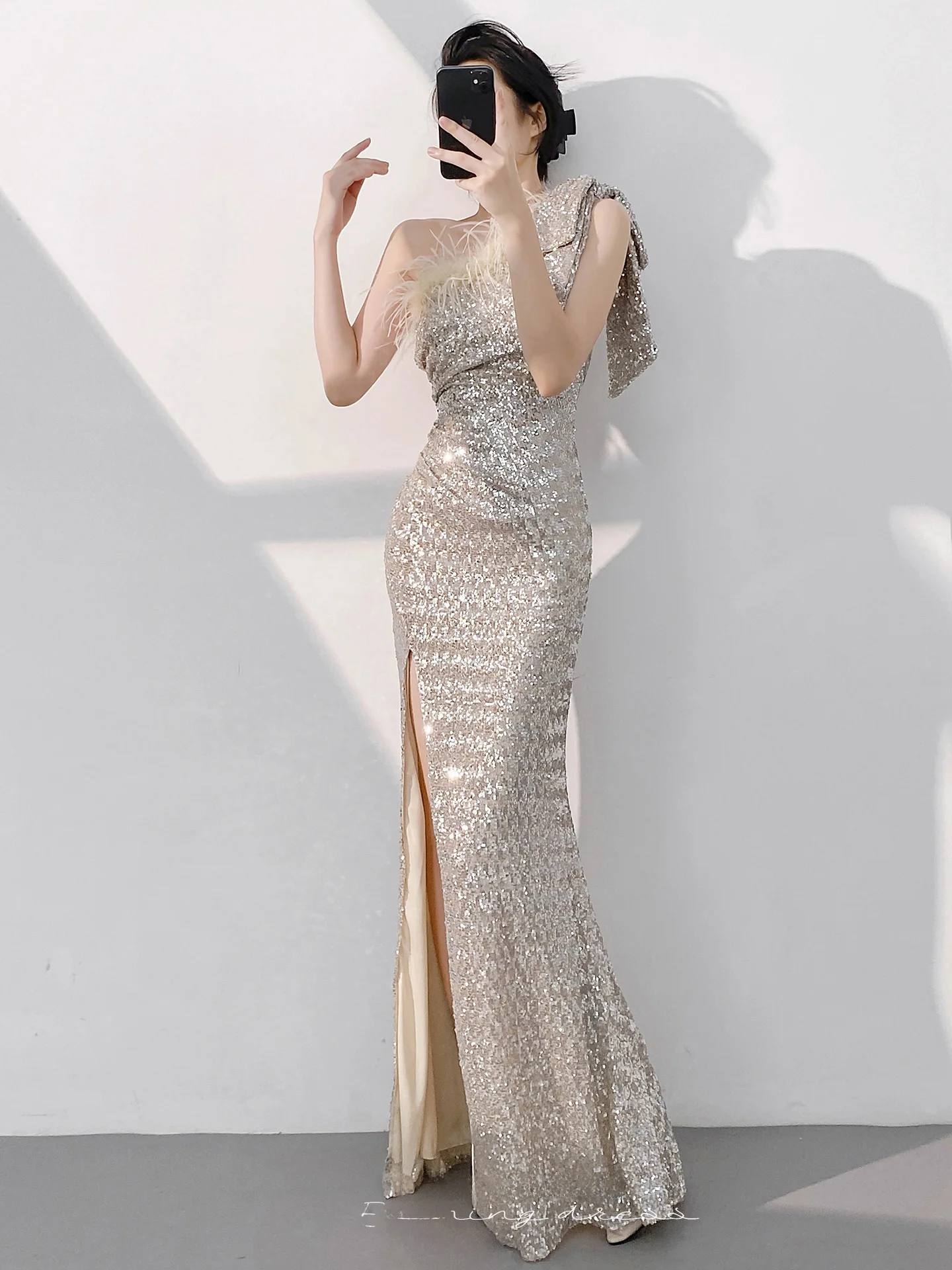 Ele Silver Sequin Fi Tail Evening Gown Women's Faionable High-End Dr for Wedding Cany Dinner Par Performance
Ele Silver Sequin Fi Tail Evening Gown Women's Faionable High-End Dr for Wedding Cany Dinner Par Performance