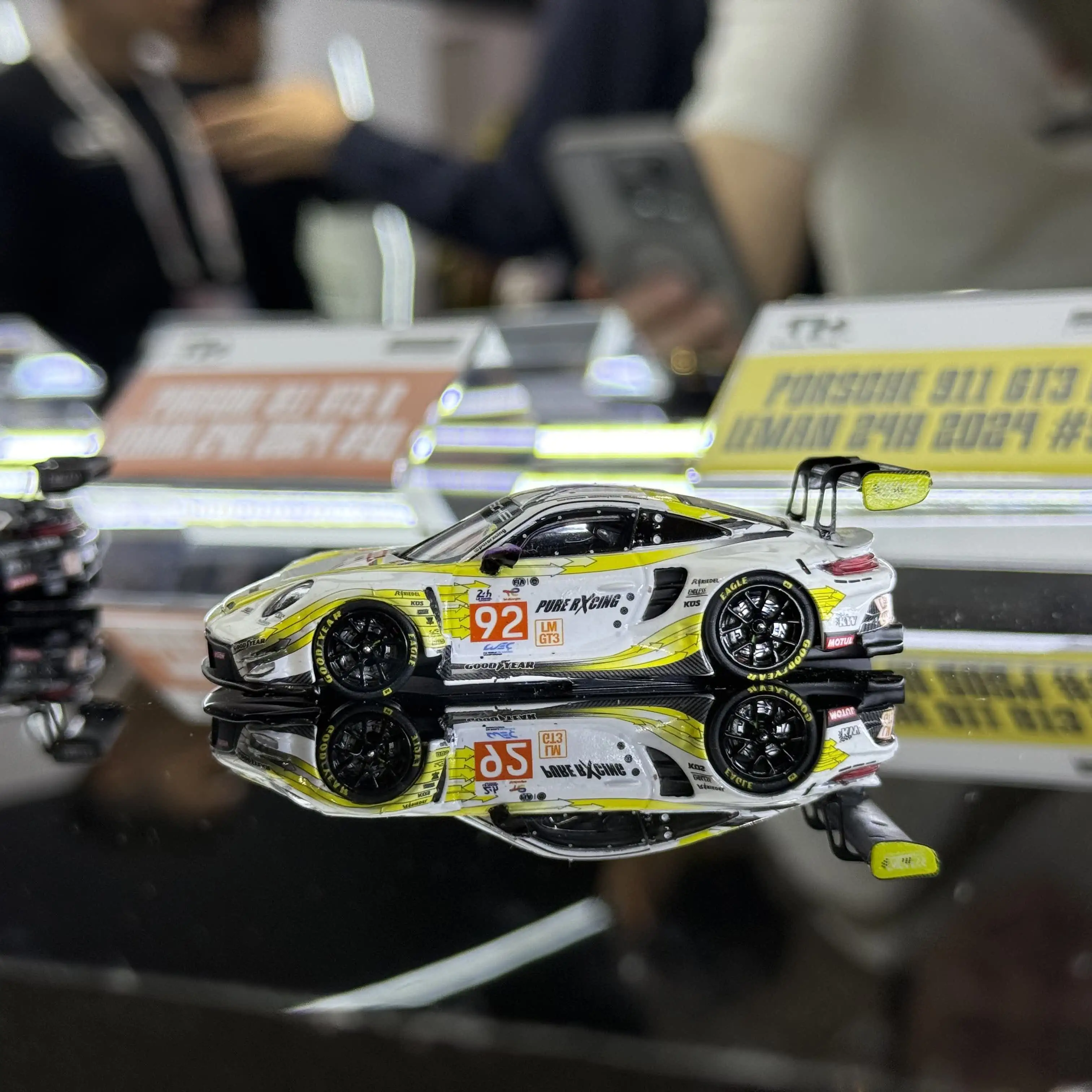 Pre-sale Products Trends Hobby 1:64 Porsche 911 GT3 R - LeMans 24H 2024 #91 (Champion) Alloy Die Cast Car Model
Pre-sale Products Trends Hobby 1:64 Porsche 911 GT3 R - LeMans 24H 2024 #91 (Champion) Alloy Die Cast Car Model