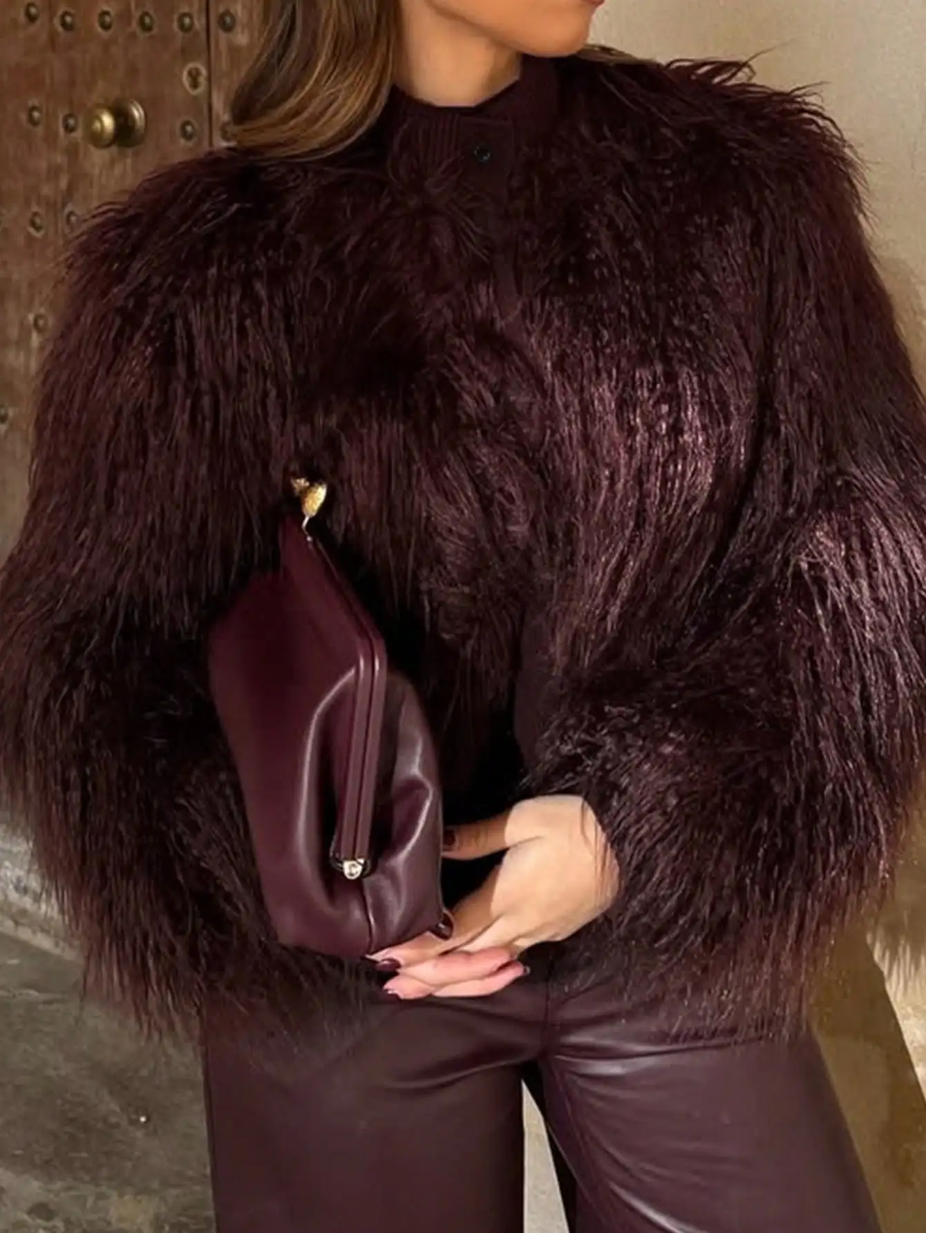 Wine Red Faux Fur Long Sleeve Button Jacket for Autumn Winter Fashion
Wine Red Faux Fur Long Sleeve Button Jacket for Autumn Winter Fashion