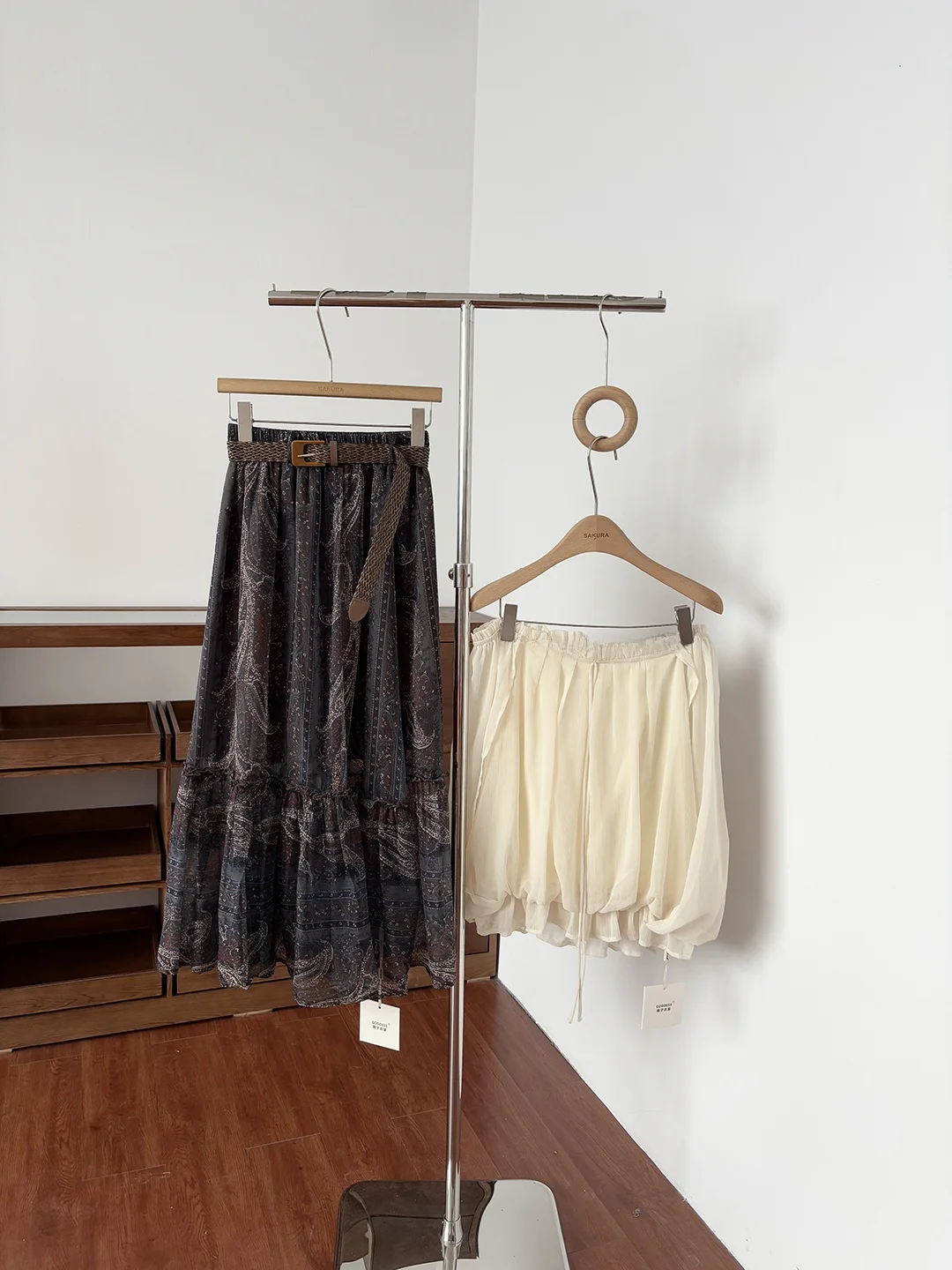 Diyi Classic Paisley Retro Walnut Print Elastic Waist Draped Umbrella Skirt Loose Large Skirt Swing Half-length Skirt
Diyi Classic Paisley Retro Walnut Print Elastic Waist Draped Umbrella Skirt Loose Large Skirt Swing Half-length Skirt