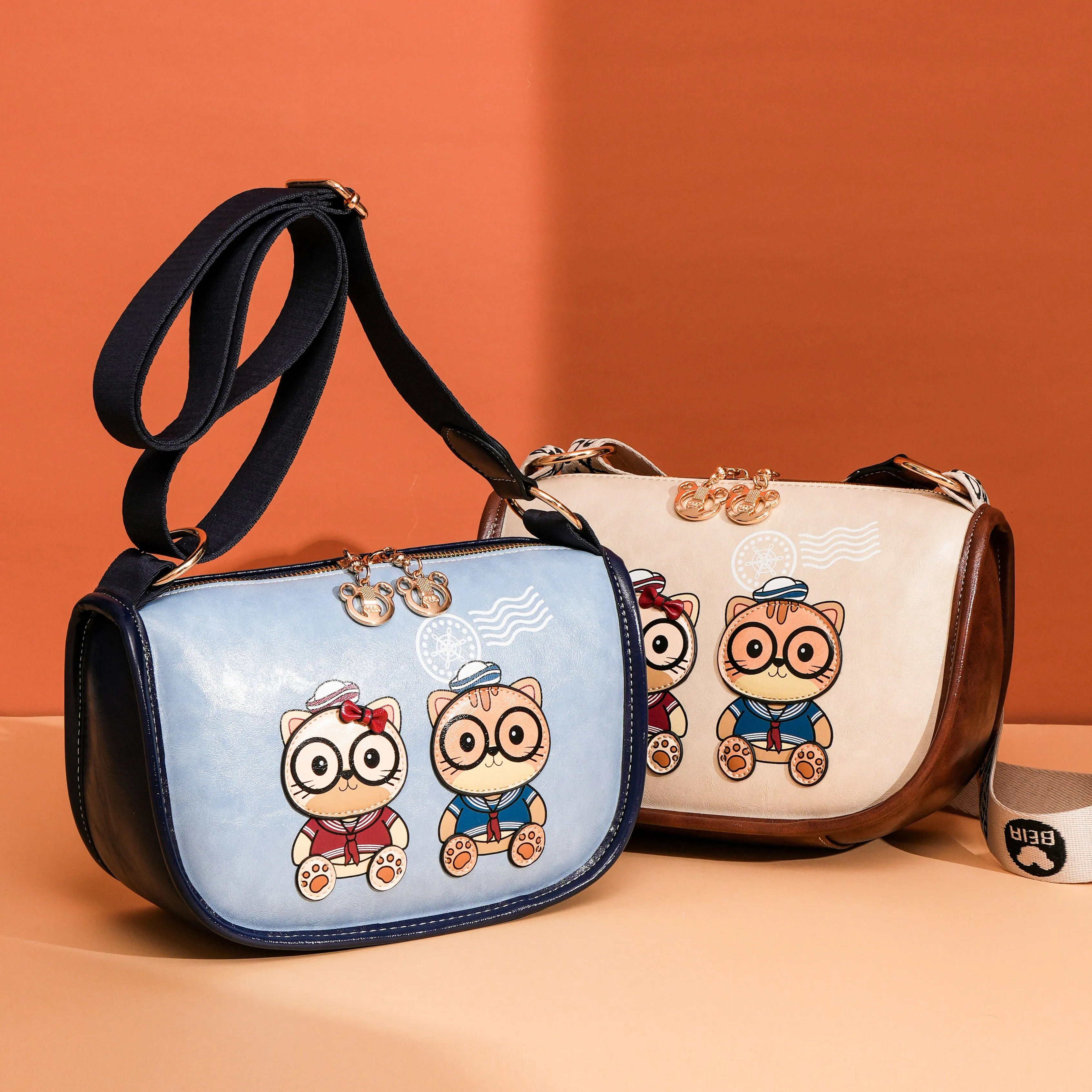 Милая женская сумка-кроссбоди с мультяшным медведем, повседневная стильная женская сумка через плечо, универсальная модная новинка 2026 года, роскошная женская сумочка
Милая женская сумка-кроссбоди с мультяшным медведем, повседневная стильная женская сумка через плечо, универсальная модная новинка 2026 года, роскошная женская сумочка