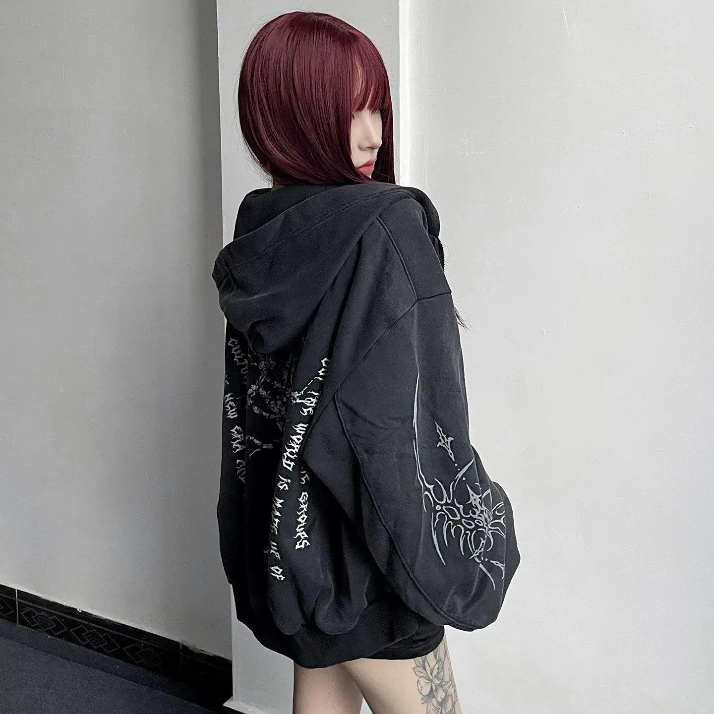 Dark Punk Style Washed out Printed Hooded Open Cardigan Jacket Zipper Casual Street Sweatshirt for Men And Women
Dark Punk Style Washed out Printed Hooded Open Cardigan Jacket Zipper Casual Street Sweatshirt for Men And Women