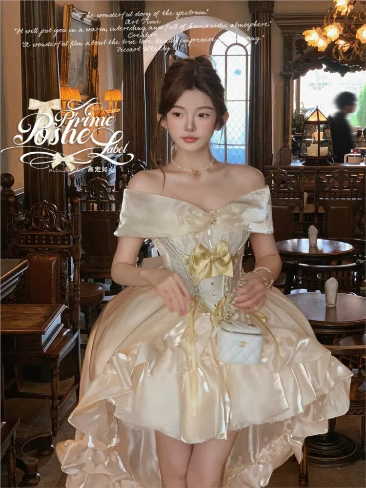 The new Chuling Haute couture fashion coronation dress
The new Chuling Haute couture fashion coronation dress