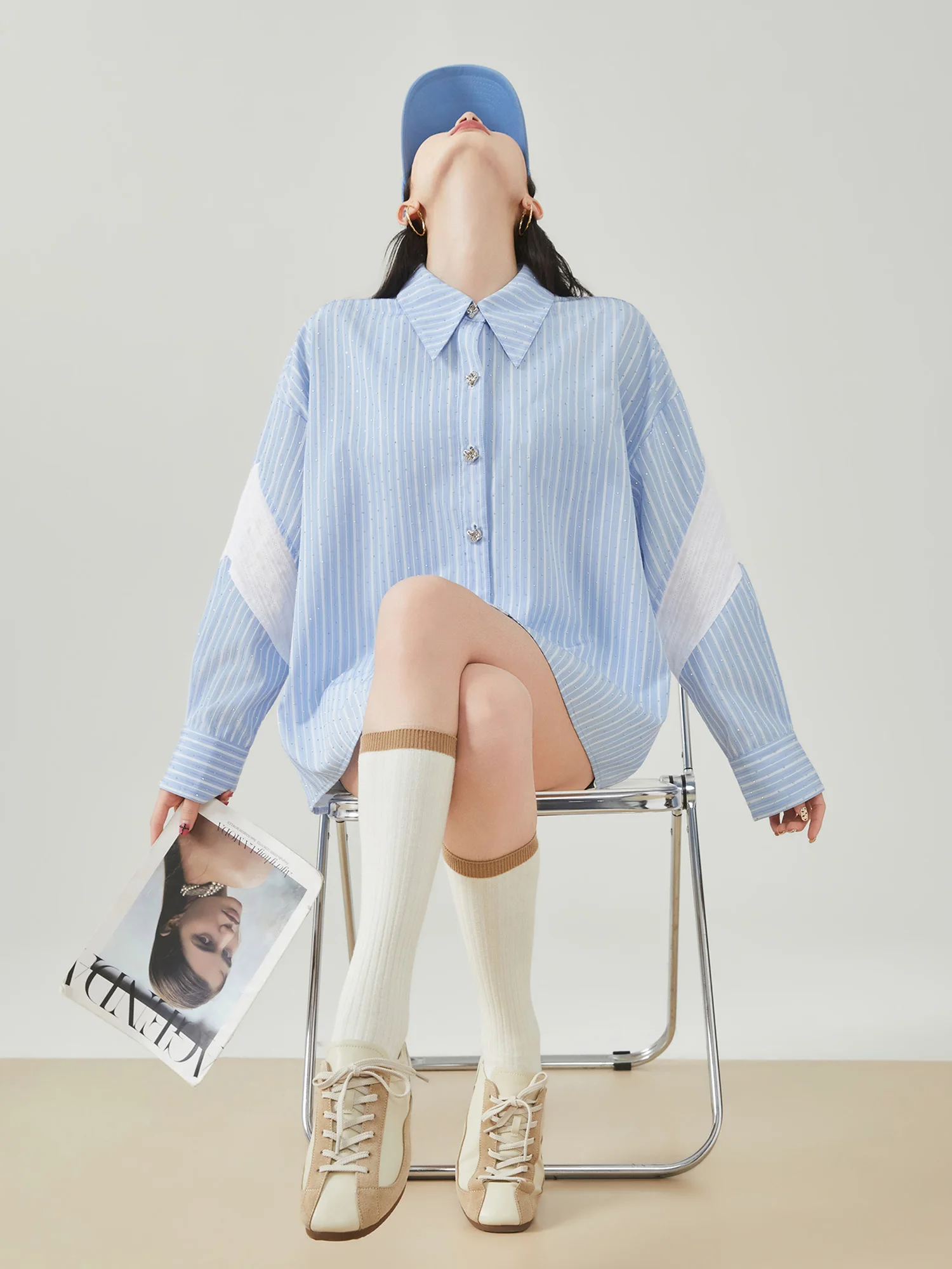 Синяя женская свободная блузка в полоску с кружевными вставками и стразами, универсальная, уникальная, в корейском стиле, модная
Синяя женская свободная блузка в полоску с кружевными вставками и стразами, универсальная, уникальная, в корейском стиле, модная