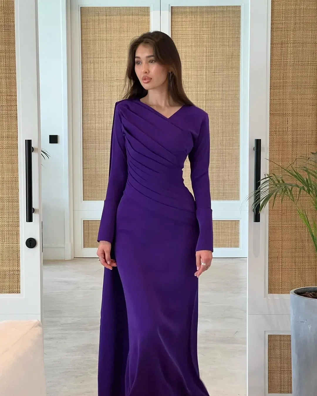 Elegant Mermaid Long Sleeves Prom Dresses V Neck Floor Length Party Dresses Pleated Back Zipper Evening Dresses
Elegant Mermaid Long Sleeves Prom Dresses V Neck Floor Length Party Dresses Pleated Back Zipper Evening Dresses