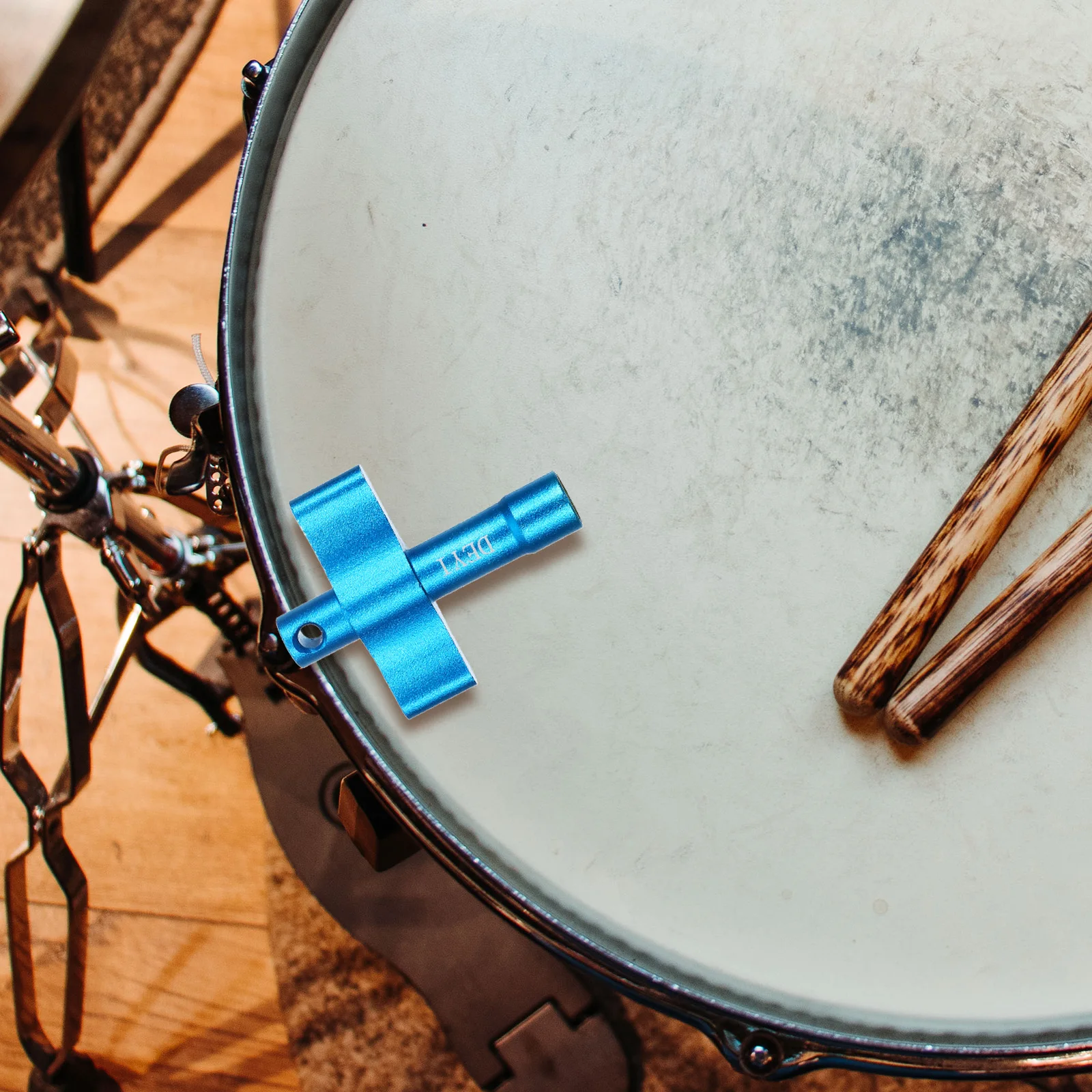 Drum Key Square Mouth Wrench Lake Blue WE17 Metal Tuner for Drum Set Beginners Easy Use Durable Lightweight Smooth Safe
Drum Key Square Mouth Wrench Lake Blue WE17 Metal Tuner for Drum Set Beginners Easy Use Durable Lightweight Smooth Safe