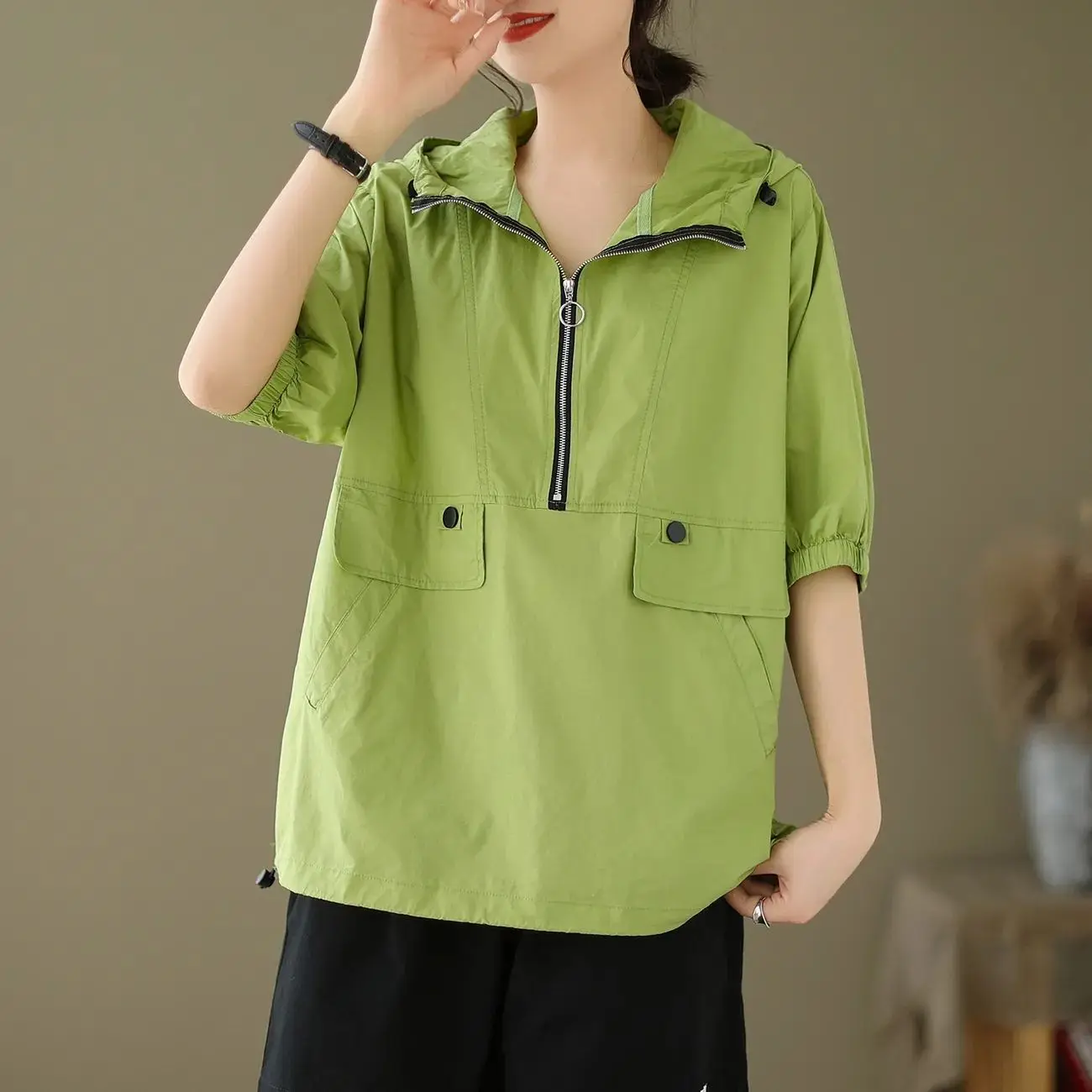 Plus Size Solid Color Zipper Hooded T-shirt for Women's Summer Artistic Casual Loose Slimming Short Sleeves Shirt Top for Women
Plus Size Solid Color Zipper Hooded T-shirt for Women's Summer Artistic Casual Loose Slimming Short Sleeves Shirt Top for Women