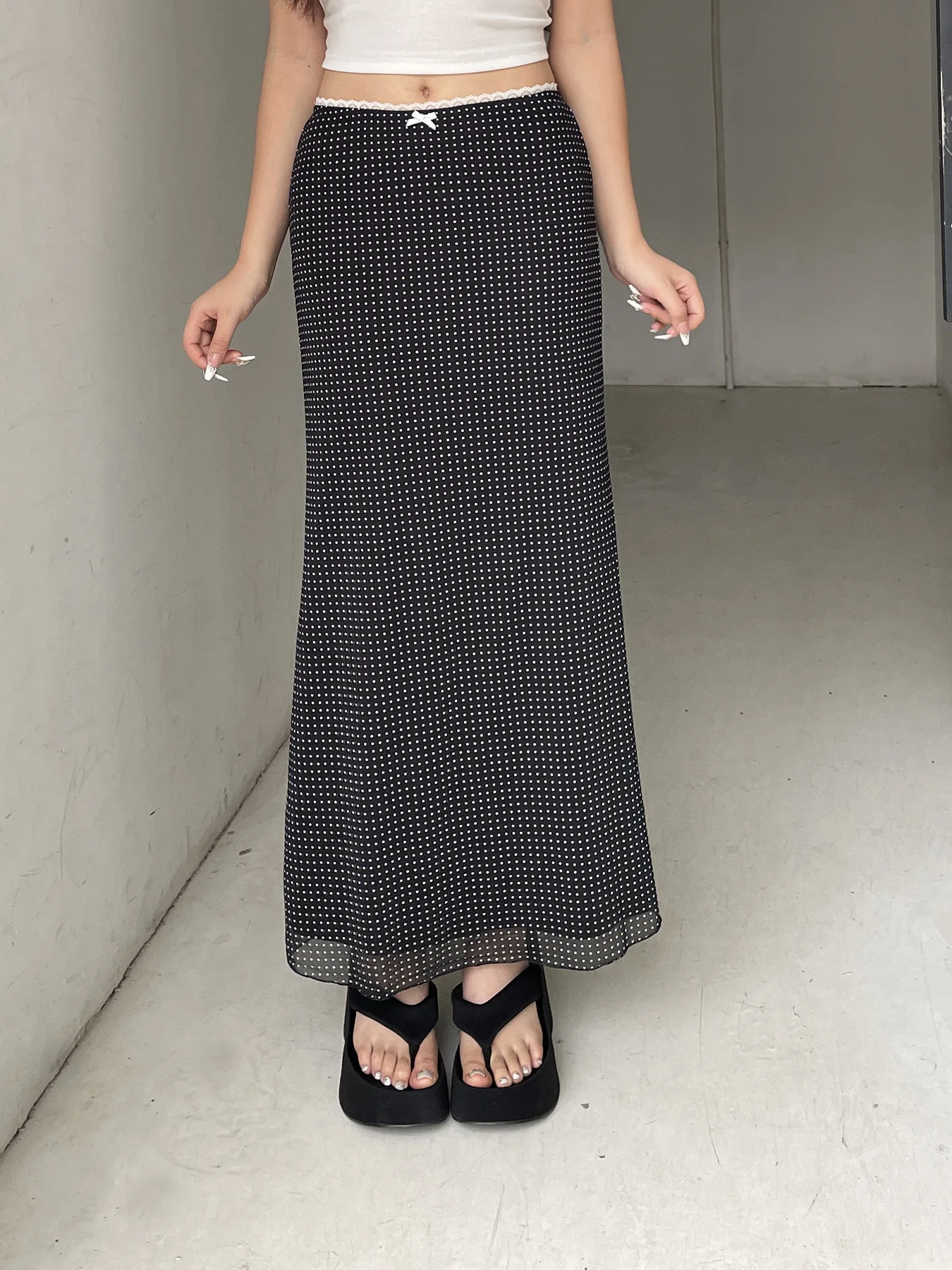 French Polka Dot Element Lace Splice Long Skirt Sexy Bodycon Half-length Cross Border Waist Head Gown for Women
French Polka Dot Element Lace Splice Long Skirt Sexy Bodycon Half-length Cross Border Waist Head Gown for Women