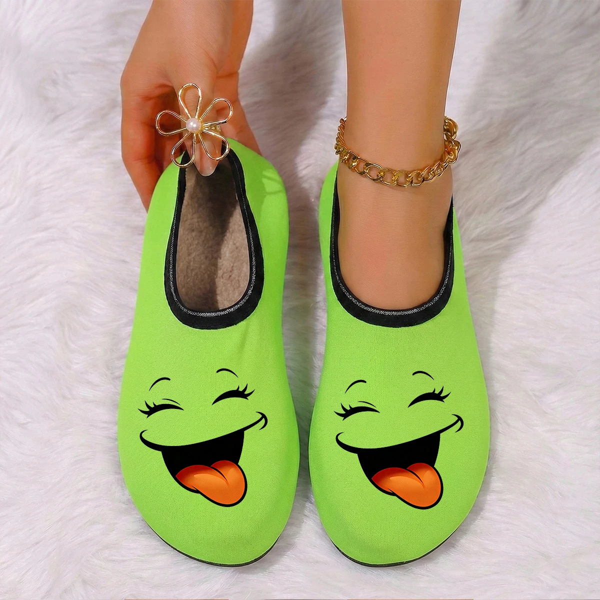 Suitable for all seasons, cute expression print, thin velvet, breathable, high elasticity, anti slip floor, couple slippers
Suitable for all seasons, cute expression print, thin velvet, breathable, high elasticity, anti slip floor, couple slippers