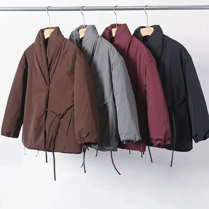 Женская утепленная куртка на хлопковом наполнителе осень-зима 2026, ретро-стиль, повседневная, с V-образным вырезом, свободного кроя
Женская утепленная куртка на хлопковом наполнителе осень-зима 2026, ретро-стиль, повседневная, с V-образным вырезом, свободного кроя