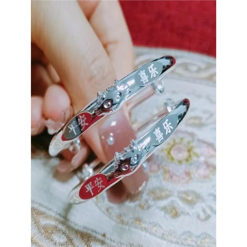 New Bracelet S999 Year Full Silver Bangle Vintage Fashion Versatile
New Bracelet S999 Year Full Silver Bangle Vintage Fashion Versatile