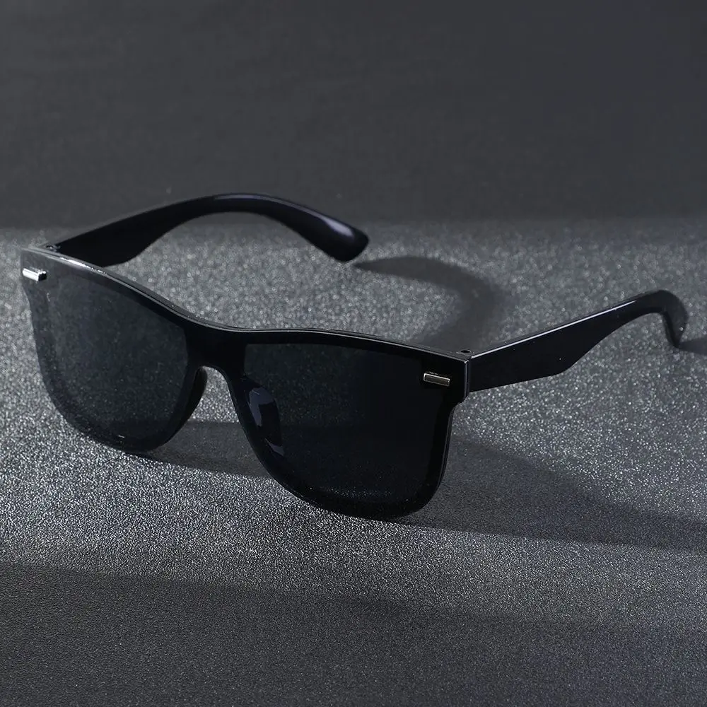 Классические ретро мужские велосипедные солнцезащитные очки женские солнцезащитные очки уличные очки для рыбалки антибликовые солнцезащитные очки UV400 Oculos De Sol
Классические ретро мужские велосипедные солнцезащитные очки женские солнцезащитные очки уличные очки для рыбалки антибликовые солнцезащитные очки UV400 Oculos De Sol