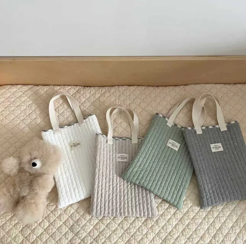 INS корейская модная портативная сумка для детских подгузников, повседневная сумка для мамы, сумка для хранения детских вещей для бутылки с водой, уличный органайзер
INS корейская модная портативная сумка для детских подгузников, повседневная сумка для мамы, сумка для хранения детских вещей для бутылки с водой, уличный органайзер