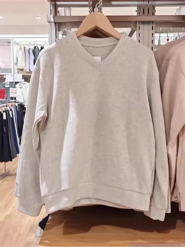 Soft Fce V-Ne Knitwear Versatile Base Layer irt Autumn Winter New Sle Women's Faionable Casual Loose Fit Polyester...
Soft Fce V-Ne Knitwear Versatile Base Layer irt Autumn Winter New Sle Women's Faionable Casual Loose Fit Polyester...