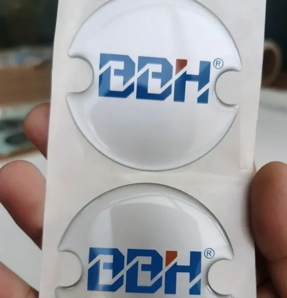 Customized 3D dome sticker printing LOGO soft epoxy resin label waterproof transparent strong adhesive sticker
Customized 3D dome sticker printing LOGO soft epoxy resin label waterproof transparent strong adhesive sticker