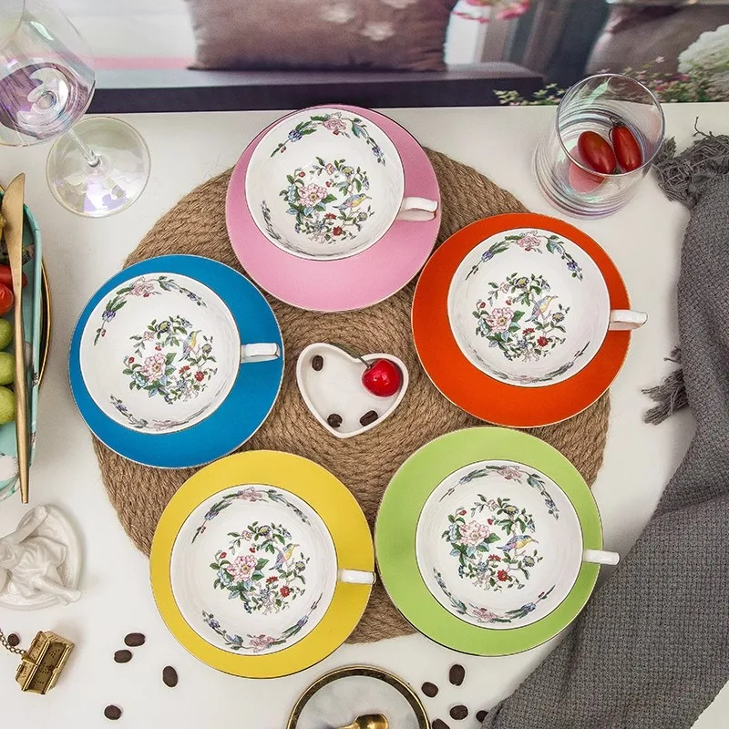 Bone China Coffee Cup Saucer Set Ceramic Red Tea Cup Saucer Hand-painted Gold edge Pink Coffee Mugs Valentine's Day Gift
Bone China Coffee Cup Saucer Set Ceramic Red Tea Cup Saucer Hand-painted Gold edge Pink Coffee Mugs Valentine's Day Gift