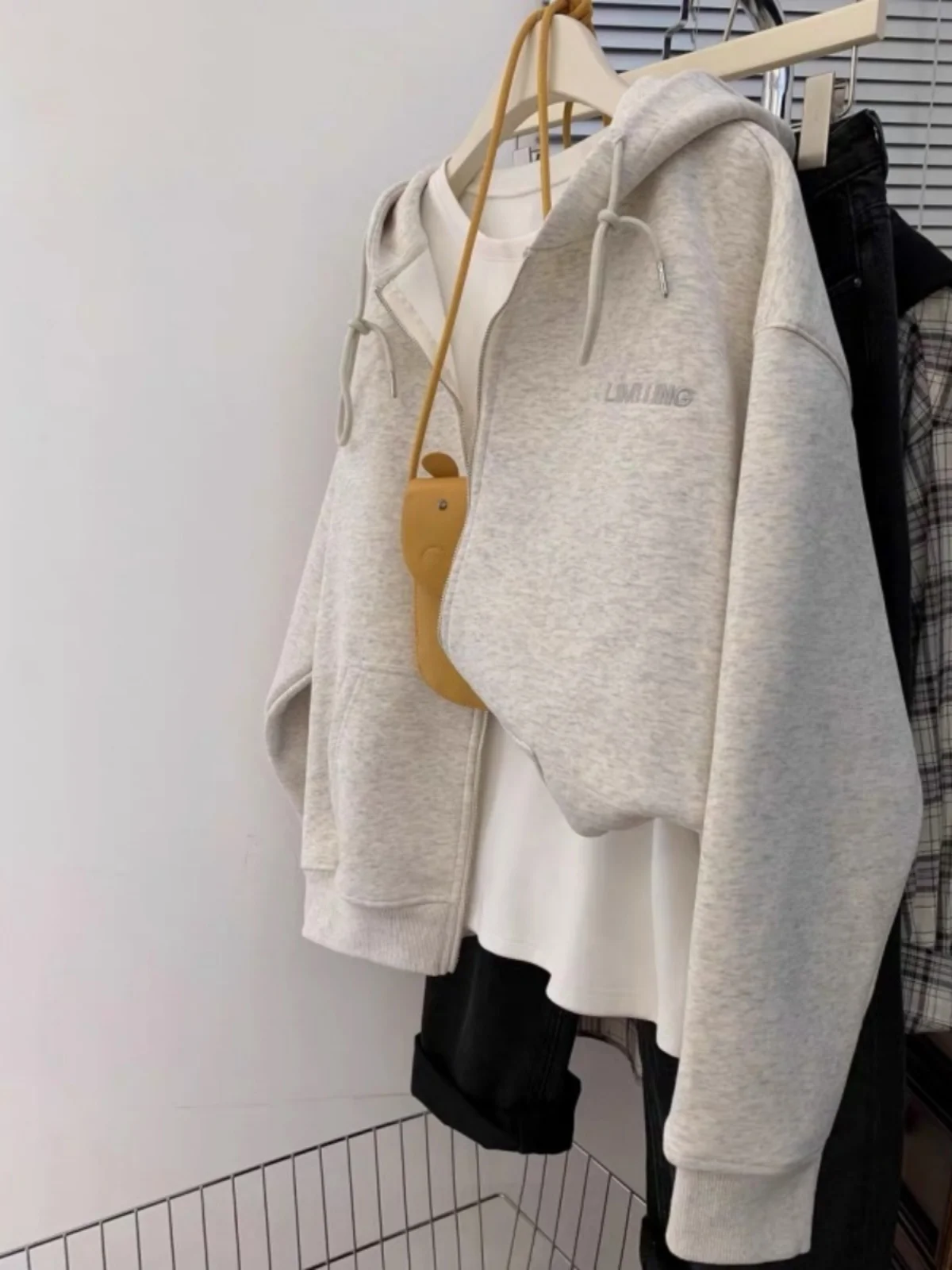 American Retro Fleece Lined Thick Oversize Hoodie Jacket Women's Autumn Winter Casual Comfortable plus Size Sweatshirt Coat
American Retro Fleece Lined Thick Oversize Hoodie Jacket Women's Autumn Winter Casual Comfortable plus Size Sweatshirt Coat