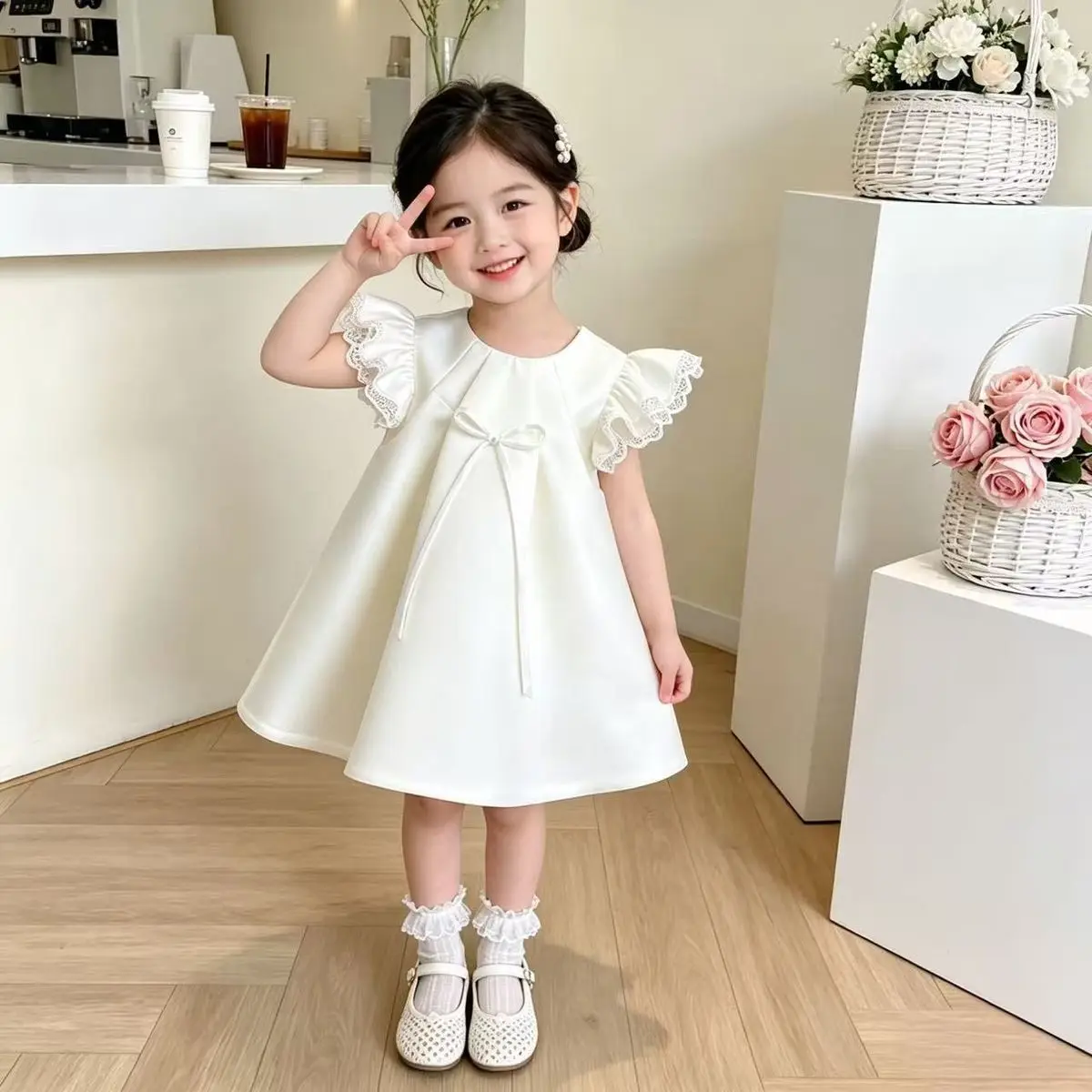 Summer New Baby Girl Dress White Temperament Flying Sleeve Princess Dress Children's Clothing
Summer New Baby Girl Dress White Temperament Flying Sleeve Princess Dress Children's Clothing