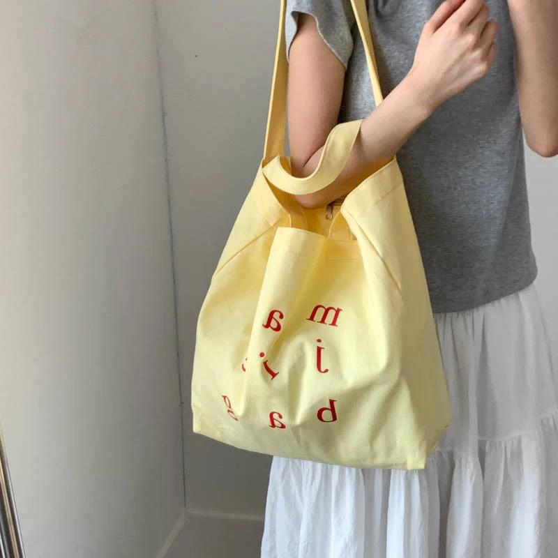 2026 Summer Korean Style Canvas Tote Bag Retro Casual Large Capacity Student Crossbody Bag Ins Fashion Handbag
2026 Summer Korean Style Canvas Tote Bag Retro Casual Large Capacity Student Crossbody Bag Ins Fashion Handbag