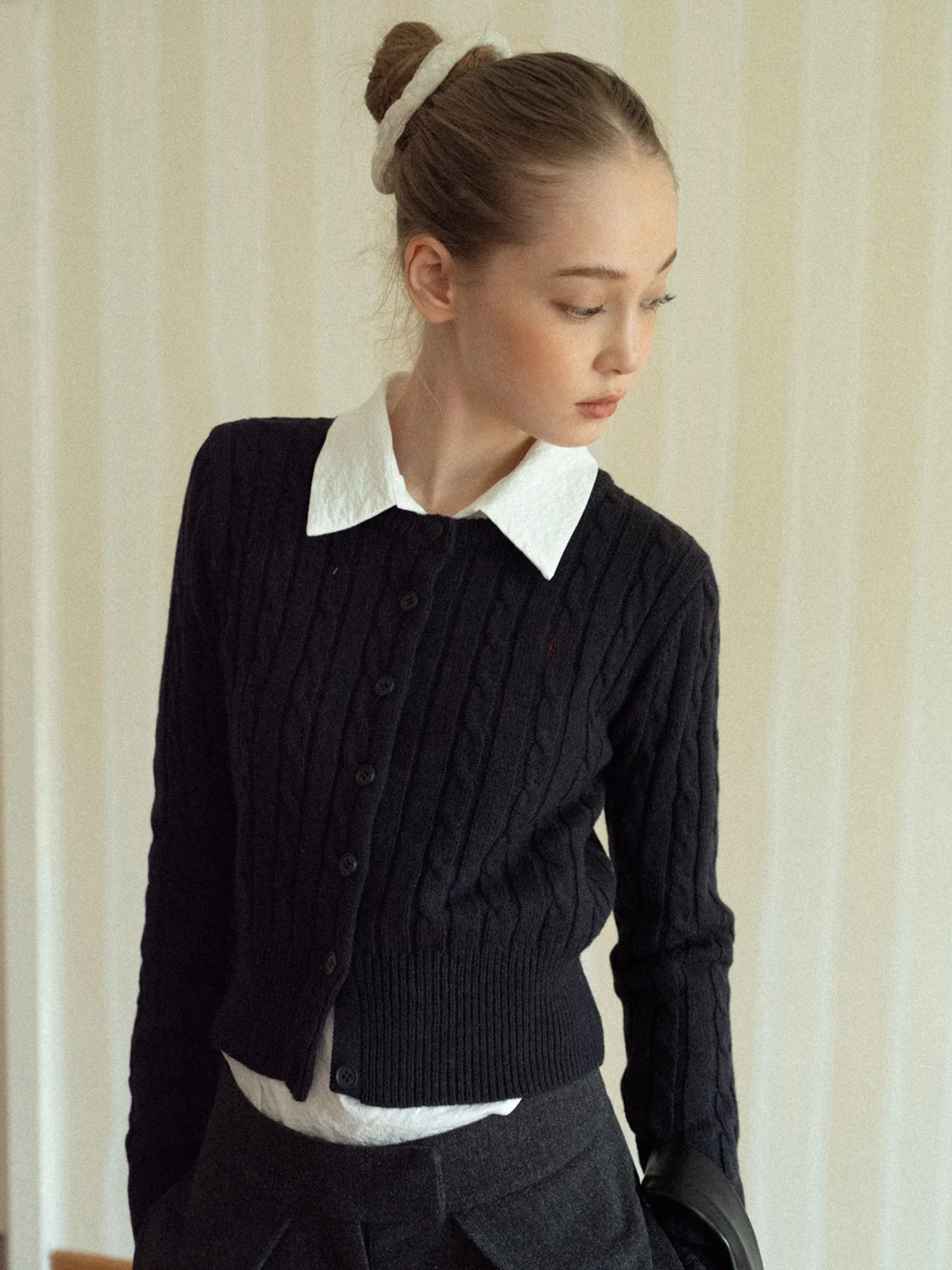 Eggka round Neck Embroidered Knitted Cardigan Short Slim Fit Women's Casual Style Soft Acrylic Long Sleeve Warmth Outerwear
Eggka round Neck Embroidered Knitted Cardigan Short Slim Fit Women's Casual Style Soft Acrylic Long Sleeve Warmth Outerwear