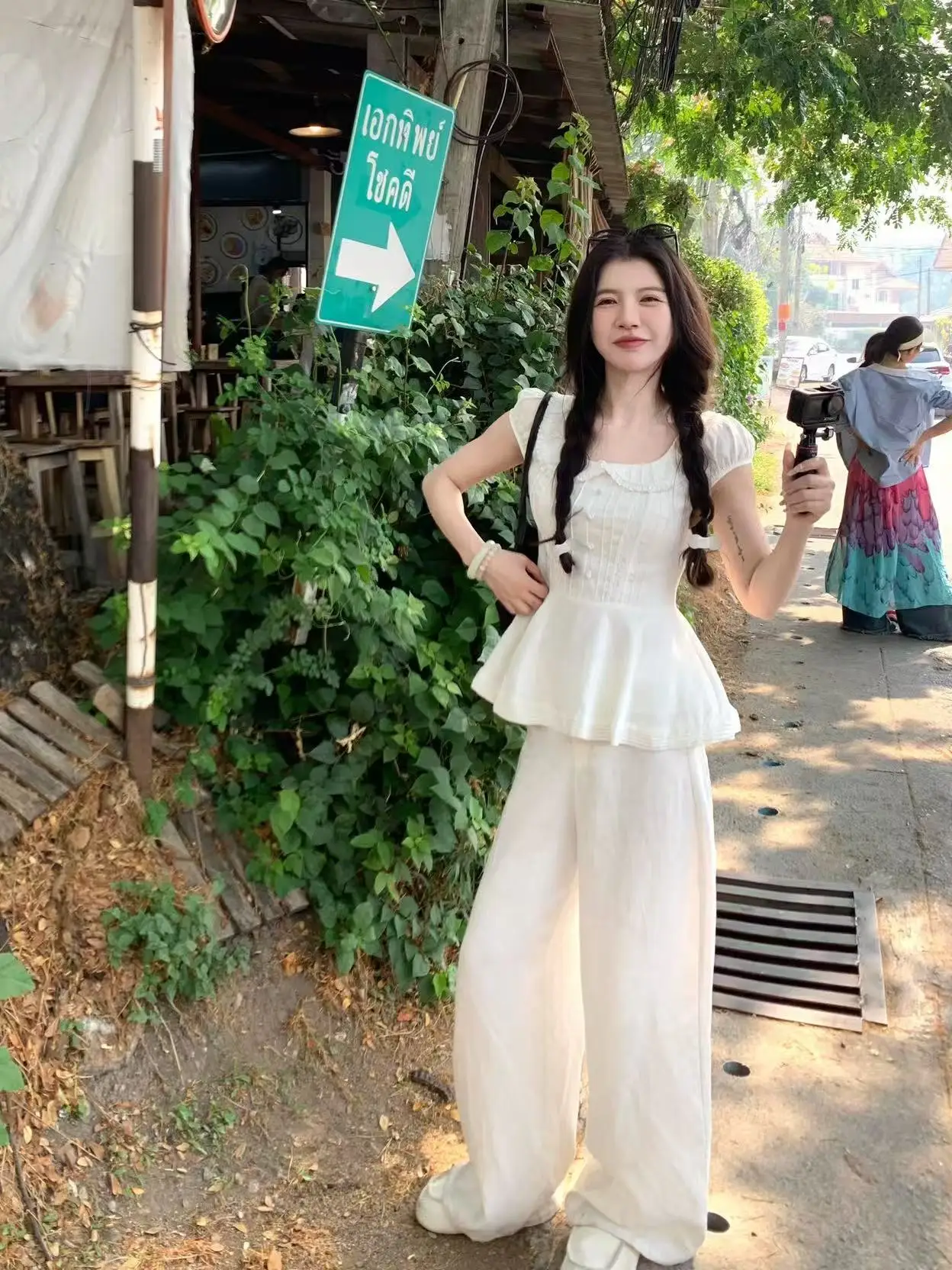 Spring Summer Linen Silk Waist-Cinching Young-Looking Doll Collar Slim-Fit Trousers Set Fashionable High-Waisted Wide Leg Pants
Spring Summer Linen Silk Waist-Cinching Young-Looking Doll Collar Slim-Fit Trousers Set Fashionable High-Waisted Wide Leg Pants