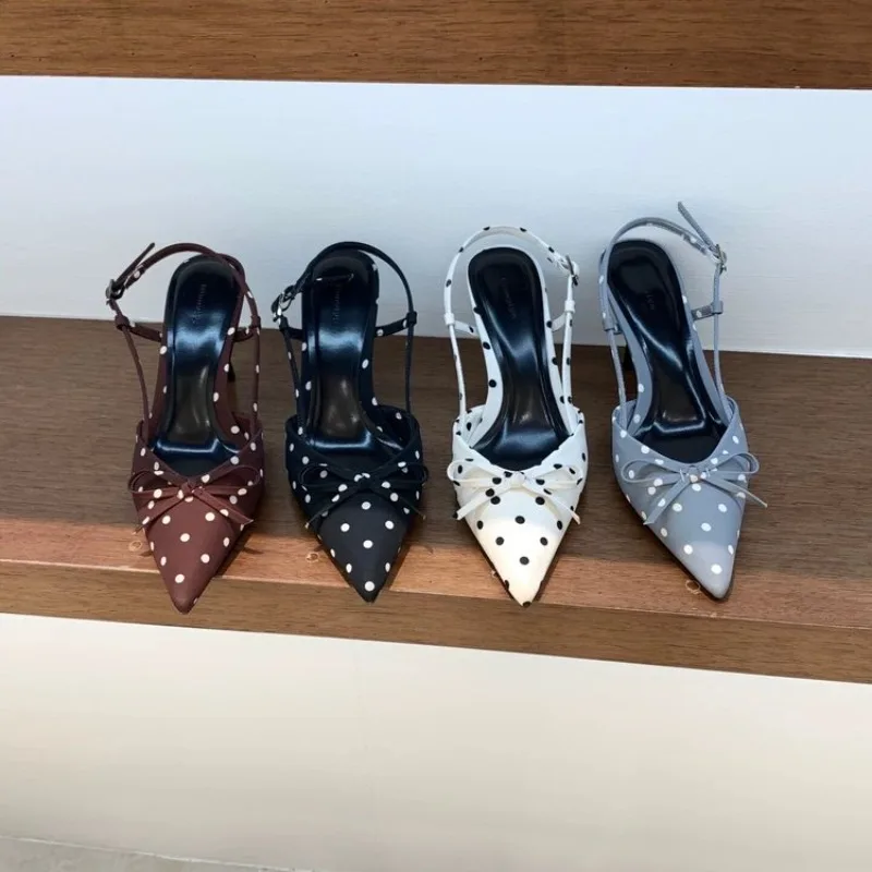 Летние женские туфли-мюли с острым носком на высоком каблуке, модные сандалии-слингбэки, элегантные атласные туфли с бантом-бабочкой для вечеринок
Летние женские туфли-мюли с острым носком на высоком каблуке, модные сандалии-слингбэки, элегантные атласные туфли с бантом-бабочкой для вечеринок
