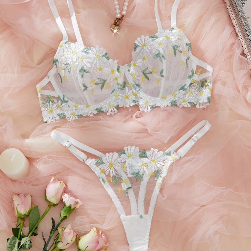 Bikini French Style Lace Floral Embroidery Push up Bra Sexy See-through Temptation Pure Desire Sexy Lingerie Suit Women
Bikini French Style Lace Floral Embroidery Push up Bra Sexy See-through Temptation Pure Desire Sexy Lingerie Suit Women