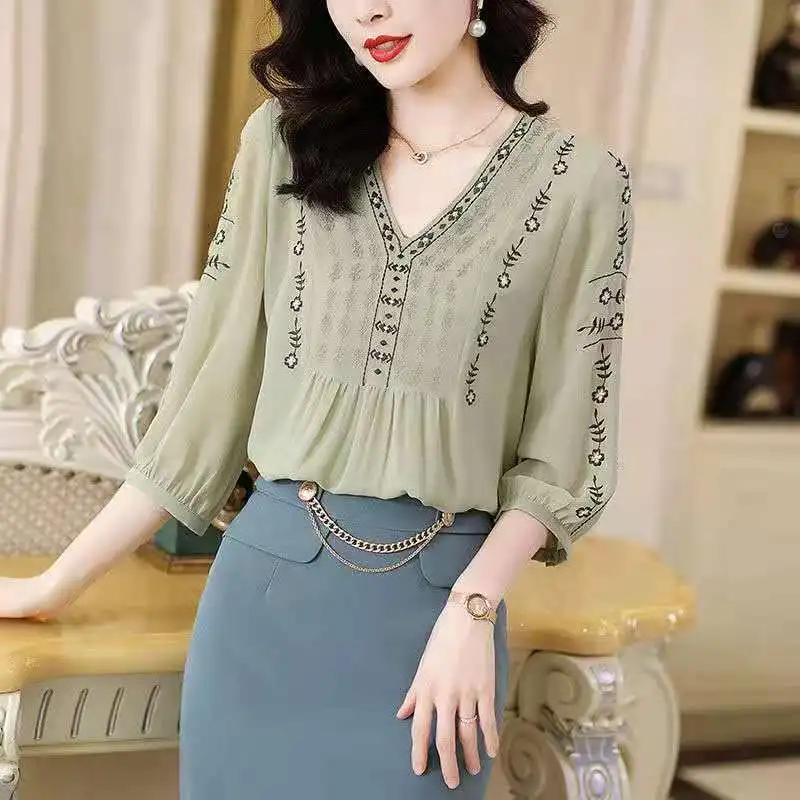 Women Blouse Chiffon Shirt Women's Summer Thin Section 2023 New Retro Embroidery V-neck Long Sleeve Design Chic Loose Top
Women Blouse Chiffon Shirt Women's Summer Thin Section 2023 New Retro Embroidery V-neck Long Sleeve Design Chic Loose Top