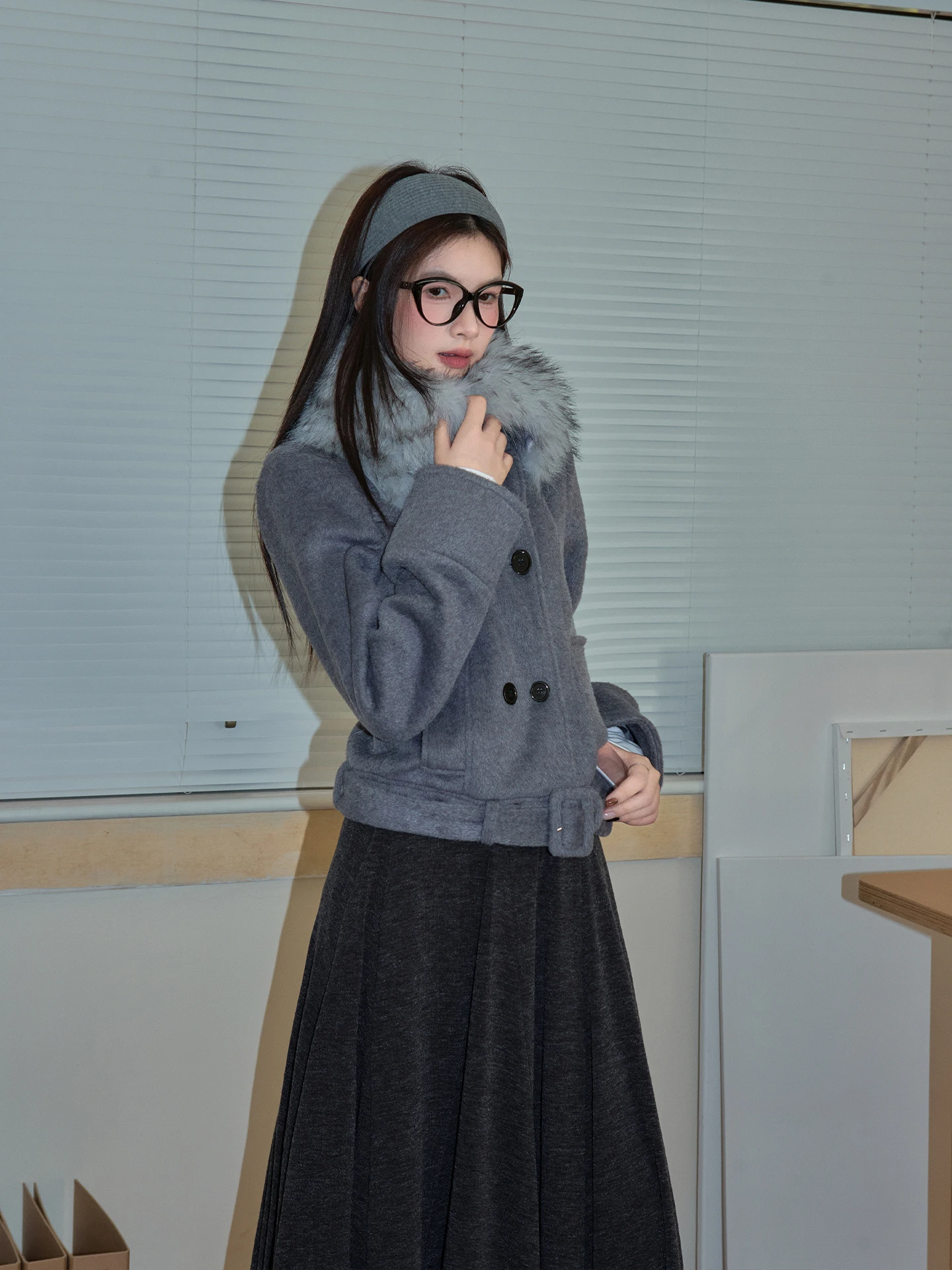 Облегающая шерстяная куртка для женщин с воротником из искусственного меха, двубортная пуговица, чистая электронная коммерция S, осень-зима...
Облегающая шерстяная куртка для женщин с воротником из искусственного меха, двубортная пуговица, чистая электронная коммерция S, осень-зима...