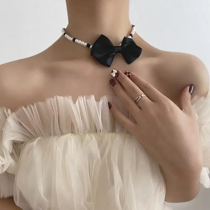 Fashionable and Simple Pearl Bow Necklace Niche High-end Jewelry Necklace Pendant Waterproof and Colorfast 2024 New
Fashionable and Simple Pearl Bow Necklace Niche High-end Jewelry Necklace Pendant Waterproof and Colorfast 2024 New