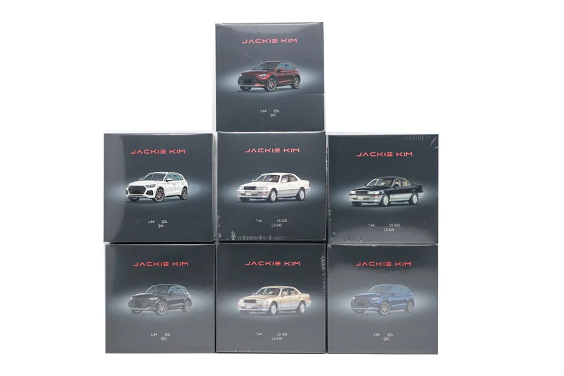 JKM 1:64 Q5L / LS 400 Die-Cast Car Models Gifts
JKM 1:64 Q5L / LS 400 Die-Cast Car Models Gifts