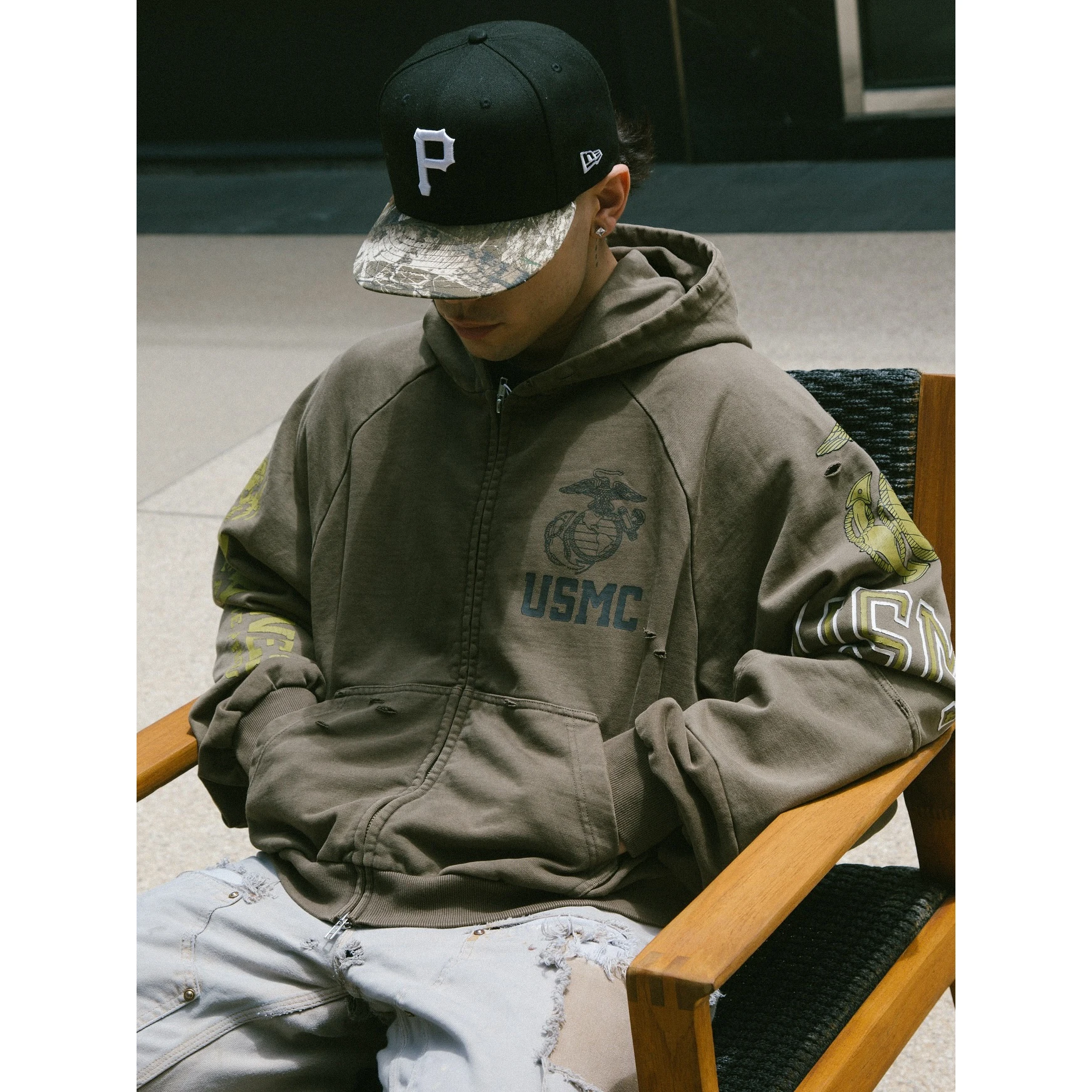 Firmranch 25ss Korean Fashion High Street Deep Green Hoodies Jackets For Men Women Distressed Oversized Zipper Hooded Sweatshirt
Firmranch 25ss Korean Fashion High Street Deep Green Hoodies Jackets For Men Women Distressed Oversized Zipper Hooded Sweatshirt