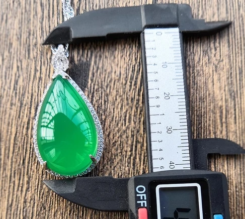 Natural green chalcedony water droplet silver necklace, jadeite agate gemstone women's pendant
Natural green chalcedony water droplet silver necklace, jadeite agate gemstone women's pendant