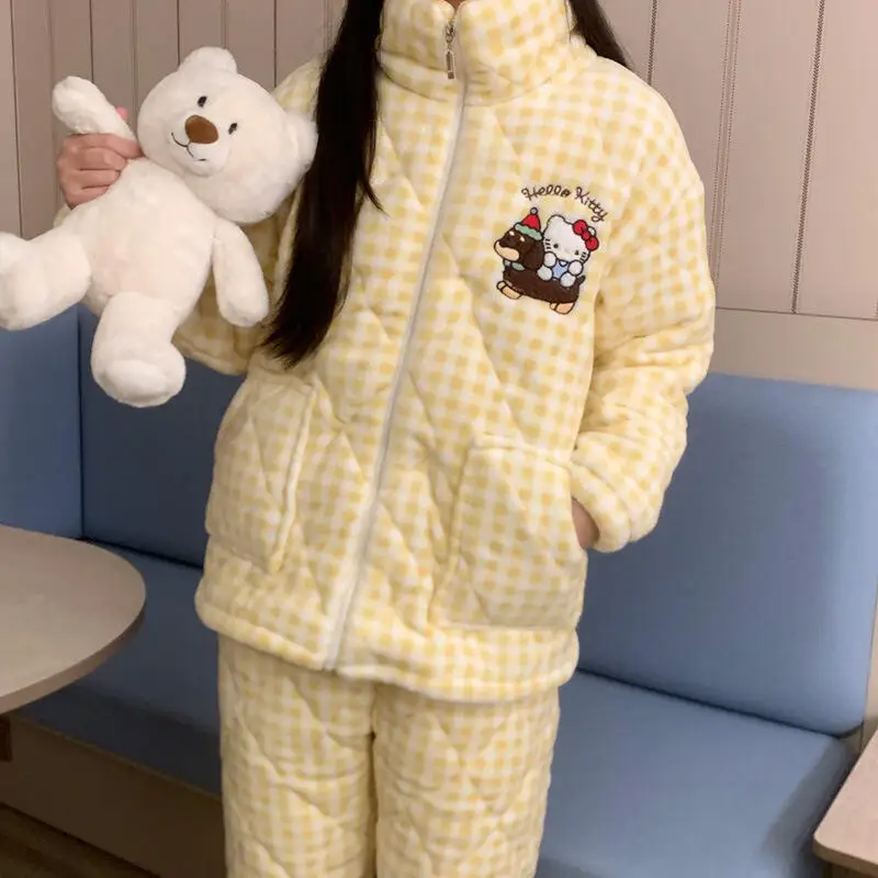 Sanrios Kawaii пижамы Hello Kitty Girl брюки с длинными рукавами утепленные костюмы милая мода повседневный подарок с принтом для подруги
Sanrios Kawaii пижамы Hello Kitty Girl брюки с длинными рукавами утепленные костюмы милая мода повседневный подарок с принтом для подруги