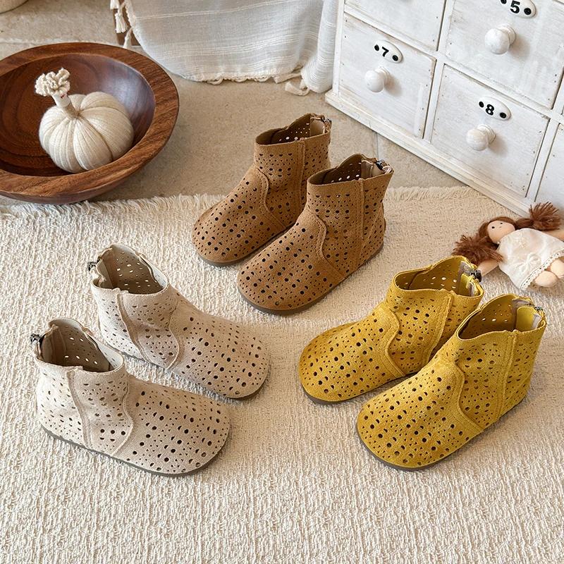 Kids Girls Retro Perforated Ankle Boots Suede-like Breathable Hollow-out Design Back Zipper Soft Non-slip Sole for Spring Summer
Kids Girls Retro Perforated Ankle Boots Suede-like Breathable Hollow-out Design Back Zipper Soft Non-slip Sole for Spring Summer