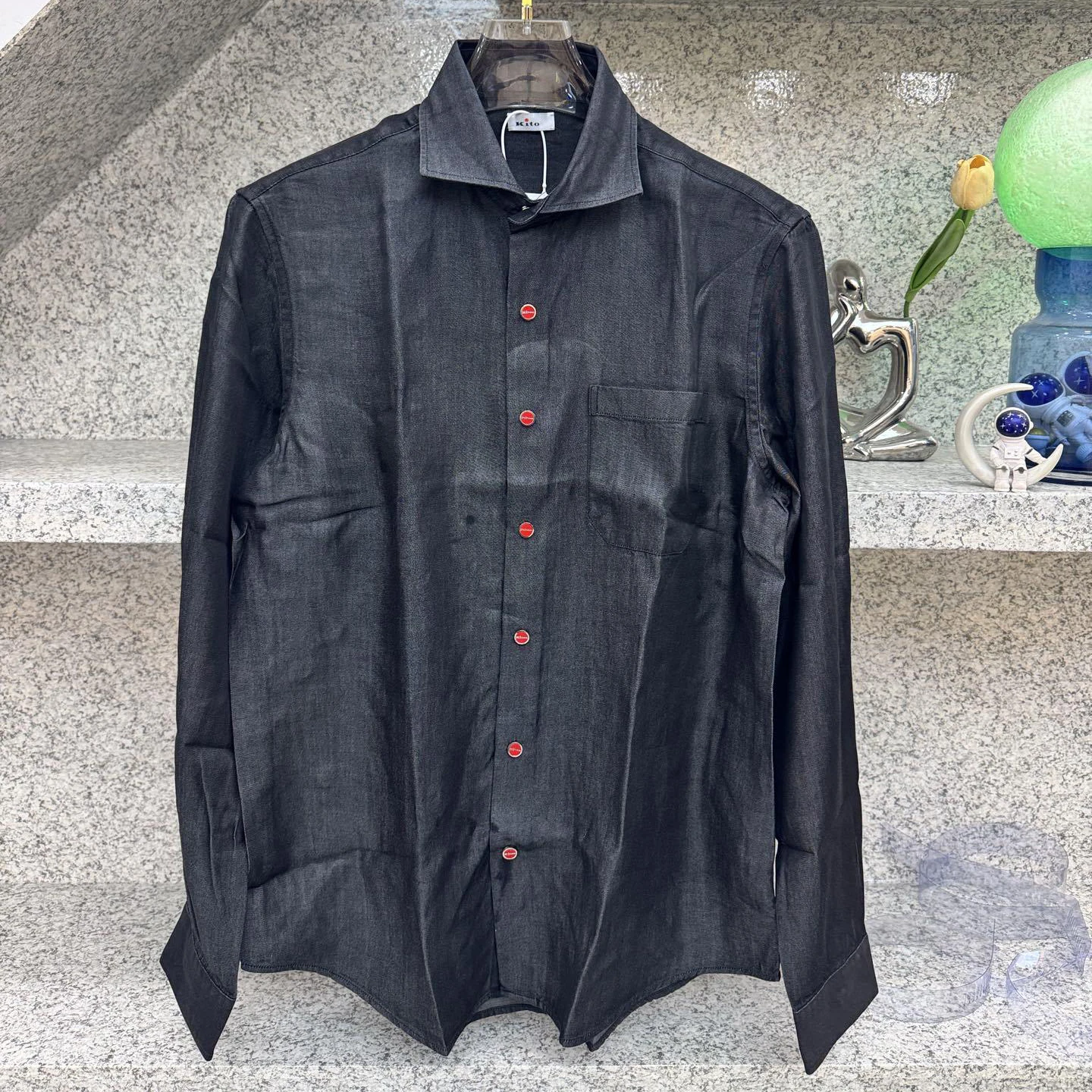 Kiton, итальянская ранняя осень, новая модная однотонная повседневная универсальная тонкая рубашка с длинными рукавами и лацканами
Kiton, итальянская ранняя осень, новая модная однотонная повседневная универсальная тонкая рубашка с длинными рукавами и лацканами