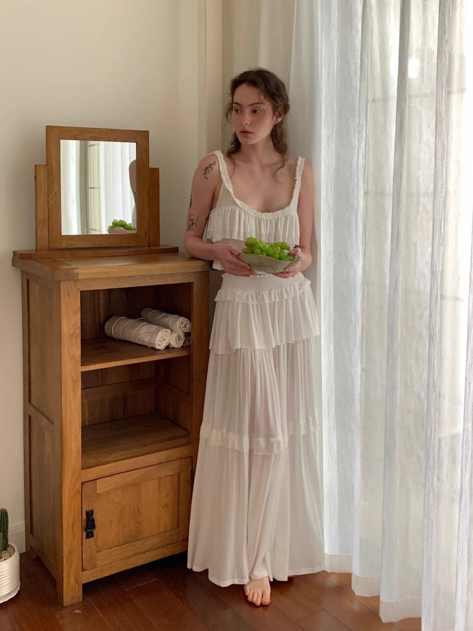 Le Studios Lightweight Draped ter Gown Set Women's Summer Vaion Sle High Elastic ort Length Color
Le Studios Lightweight Draped ter Gown Set Women's Summer Vaion Sle High Elastic ort Length Color