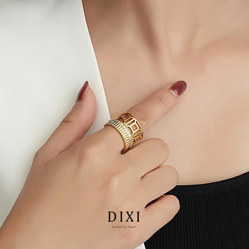 0067 Xiaoxiangfeng High-end Luxury Geometric Hollow Ring High-end Fashion Temperament Hand Jewelry Spot
0067 Xiaoxiangfeng High-end Luxury Geometric Hollow Ring High-end Fashion Temperament Hand Jewelry Spot