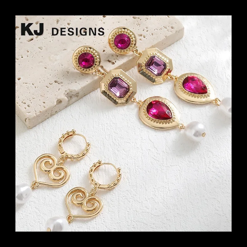 Новый бриллиантовый комплект, классический темперамент, длинный женский, модный жемчуг в форме сердца
Новый бриллиантовый комплект, классический темперамент, длинный женский, модный жемчуг в форме сердца