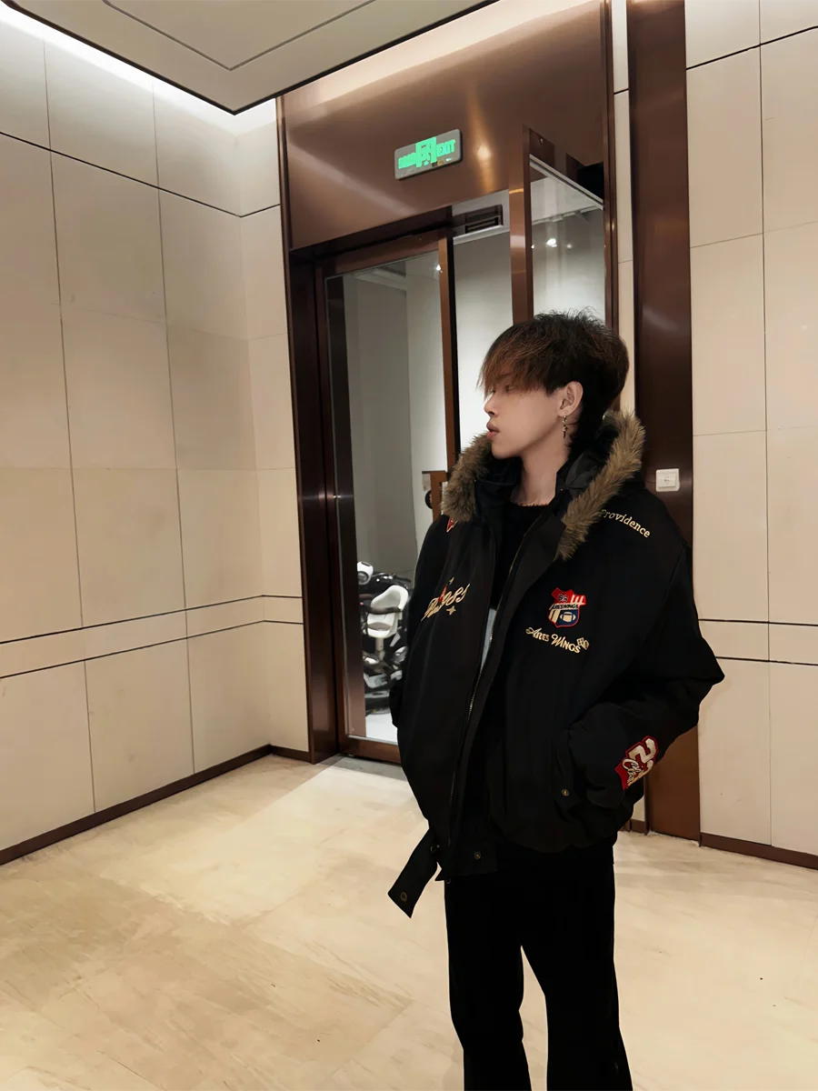 Retro American Embroidered Bae Mountaintop Eagle Cotton Jaet Men's Winter Thiened Warm Cotton-Padded Stand Collar Coat
Retro American Embroidered Bae Mountaintop Eagle Cotton Jaet Men's Winter Thiened Warm Cotton-Padded Stand Collar Coat