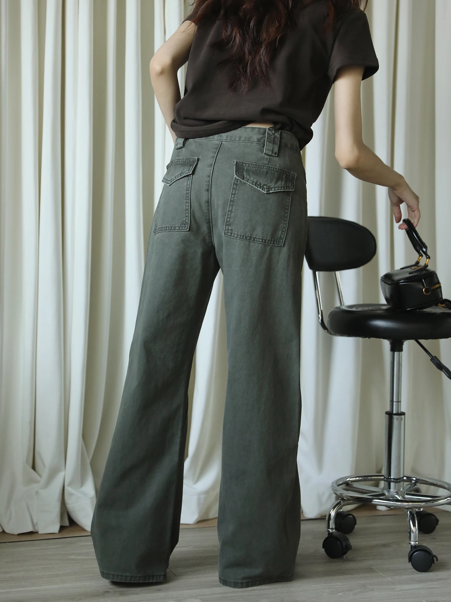 Retro High Waist Casual Wide Leg Pants Women's Military Green Micro Flared Pants Slimming Versatile Cotton Straight Leg Bell ...
Retro High Waist Casual Wide Leg Pants Women's Military Green Micro Flared Pants Slimming Versatile Cotton Straight Leg Bell ...