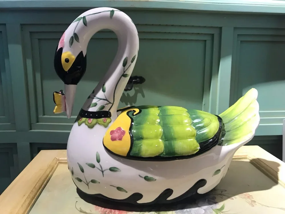 American Home Decoration Ornaments Large Hand-painted Swan Ceramic Storage Cans Debris Storage Tank
American Home Decoration Ornaments Large Hand-painted Swan Ceramic Storage Cans Debris Storage Tank