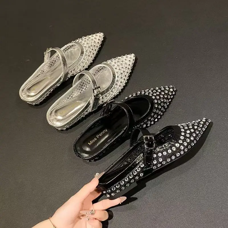 Новинка 2025, серебряные женские сандалии с вырезами, черные стельки, высокие каблуки, ремешки с пряжкой, римские гладиаторские туфли с открытой спиной
Новинка 2025, серебряные женские сандалии с вырезами, черные стельки, высокие каблуки, ремешки с пряжкой, римские гладиаторские туфли с открытой спиной