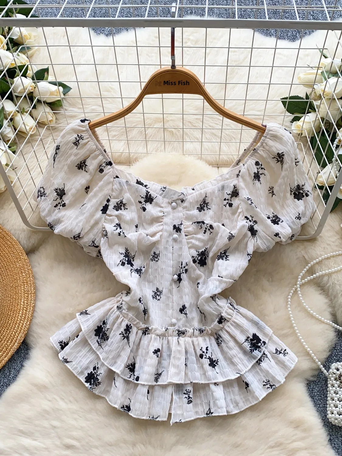 Summer Floral Print Shirt Women's Gathered Waist Bubble Sleeve Square Collar Gentlewoman Style Top Korean Loose Fit Short Sleeve
Summer Floral Print Shirt Women's Gathered Waist Bubble Sleeve Square Collar Gentlewoman Style Top Korean Loose Fit Short Sleeve